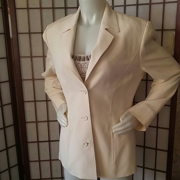 Dana Buchman Jackets & Blazers - Blazer